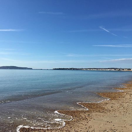 Seafeathers - Luxury Holiday Home With Sea Views Overcombe エクステリア 写真