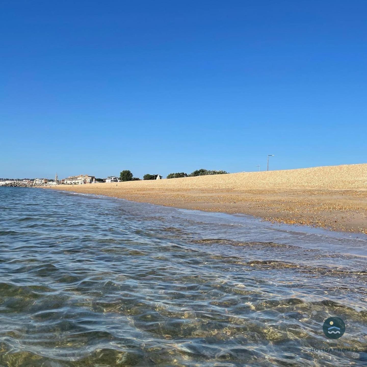 Seafeathers - Luxury Holiday Home With Sea Views Overcombe エクステリア 写真