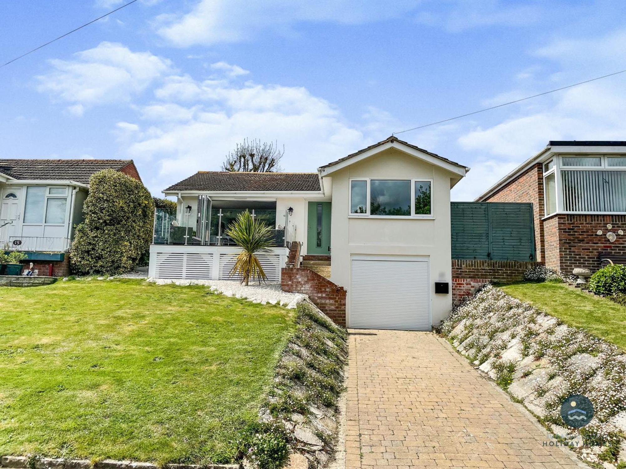 Seafeathers - Luxury Holiday Home With Sea Views Overcombe エクステリア 写真